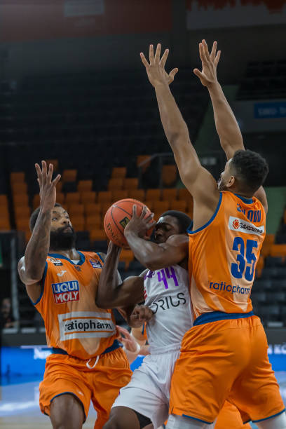 罗马首次正 罗马首次正