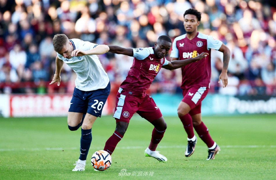 荷中依旧维 荷中依旧维